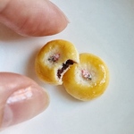 ミニチュア　かじりかけあんぱん