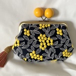 ミモザ　刺繍　大きい木玉親子がま口ミニ財布　　