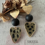 RUKIRIRIA #735 ハート×グレーレオパードピアス  大ぶりピアス 大ぶりイヤリング 