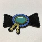 チェコガラスのリボン刺繍ブローチ