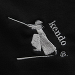 剣士の刺繍入りTシャツ　6.2オンス　男女兼用　Kendo