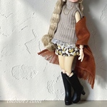 ドール服　22cmドール　着せ替え服　アウトフィットニットトップス　ハイネック　ノースリーブ　グレージュ　単品