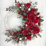 クリスマス　真濃赤い薔薇花の華やかハーフムーンリース