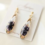 大人の推し活に💜紫　パープル　かすみ草　しずく型　金属アレルギー対応　ピアス　イヤリング　