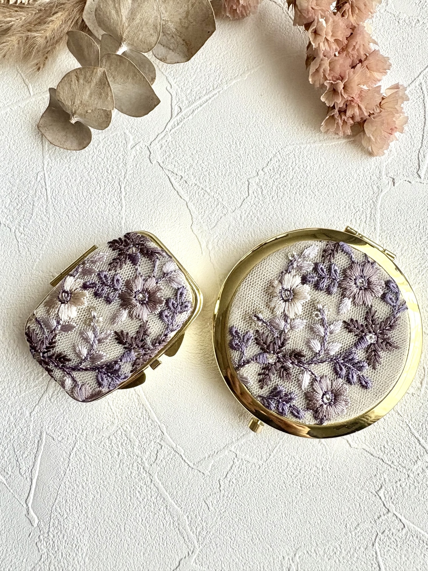 «673»◤完売◢コンパクトミラー*ゴールドカラー*インド刺繍リボン*京都和紙 インド刺繍リボンのコンパクトミラー&ミニポーチセット - mi-ho++