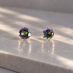 ミスティックトパーズの一粒ピアス つけっぱなしOK！４ｍｍ  サージカルステンレス　金属アレルギー対応　
