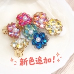 『きらめきの花』スワロフスキーのひとつぶフラワーイヤリング*