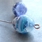 ヒビ　青水色　チェコビーズCzech Glass Beads2個