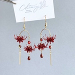 麗しの彼岸花 ~紅色~♥️ レッド ピアス イヤリング