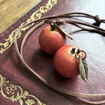 🌳森のりんごネックレス🍎（葉・ブラウン紐・マット仕上げ）