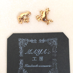リアルな金色のカエル        ピアス・イヤリング
