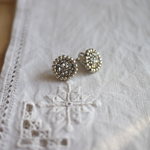  【刺繍】金銀のキラキラつぶつぶイヤリング