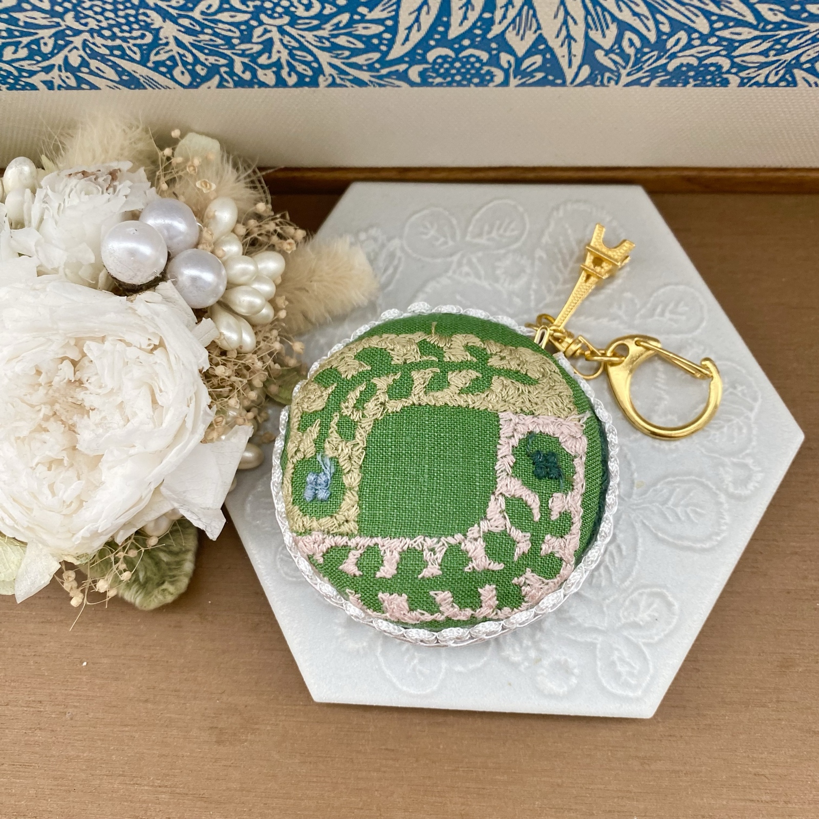 限定お値下げ ミナペルホネン タンバリン rosy バッジ 2つ ミナペルホネン ポーチ タンバリン GN千鳥 - hana+ GALLERY | minne