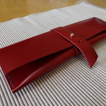 革のペンケース　レッド