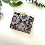 刺繍生地のコンパクトミニ財布　直線口金　ミニ財布