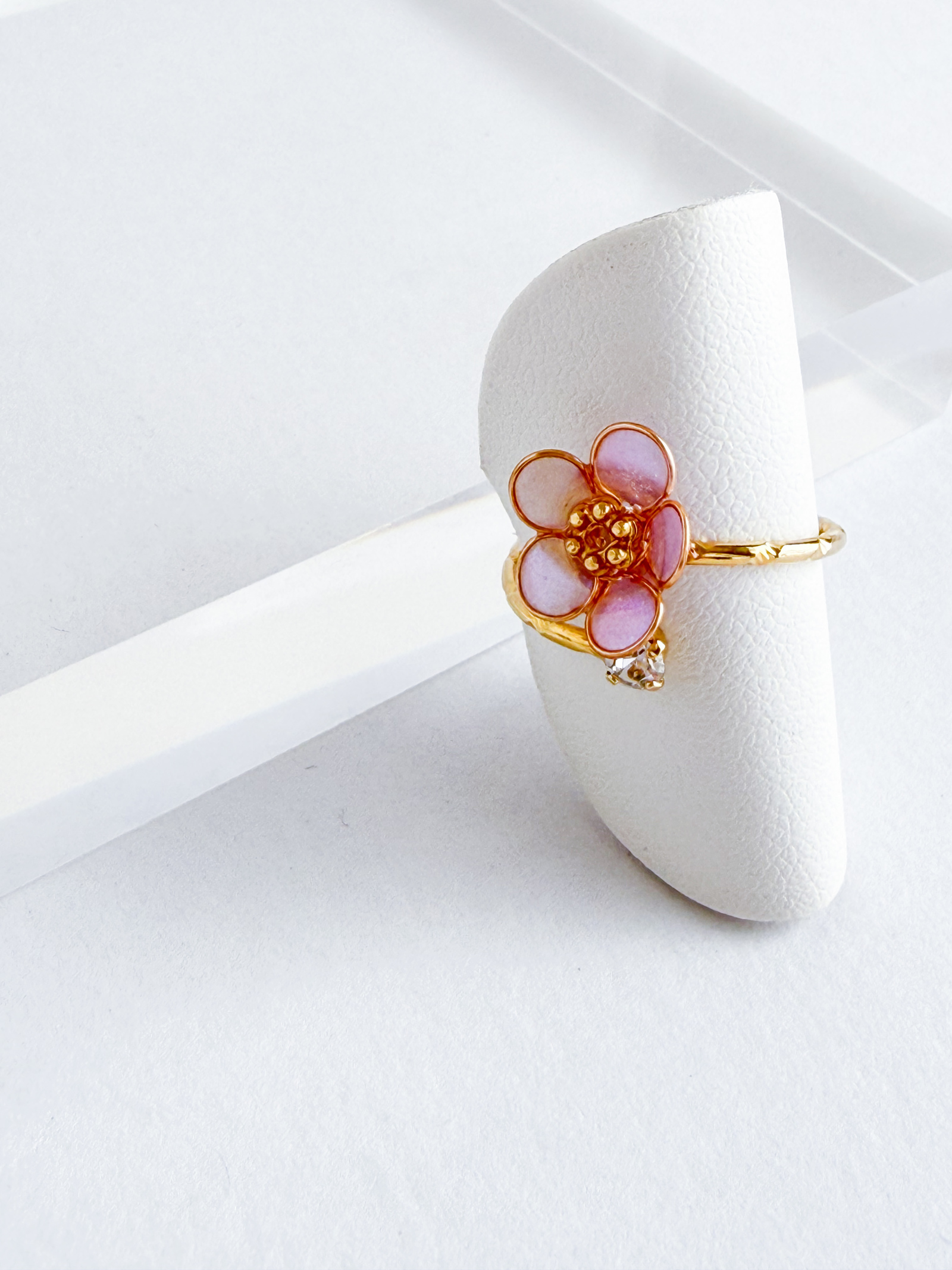 小さな一輪の花の指輪＊ワイヤーフラワーリング（フリーサイズ