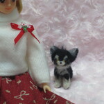 羊毛フェルト 犬 チワワ ブラックタン ロングコート ミニチュアドールハウス リカちゃんジェニーちゃんブライスちゃんのペットにいかがでしょう ハンドメイド 置物