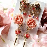 【再販】花柘榴と女王蜂のピアス/イヤリング