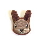 ふさふさ耳のエゾリス刺繍ブローチ
