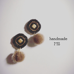  再販4 ふわふわ♡フェイクファービーズとシック刺繍ピアス