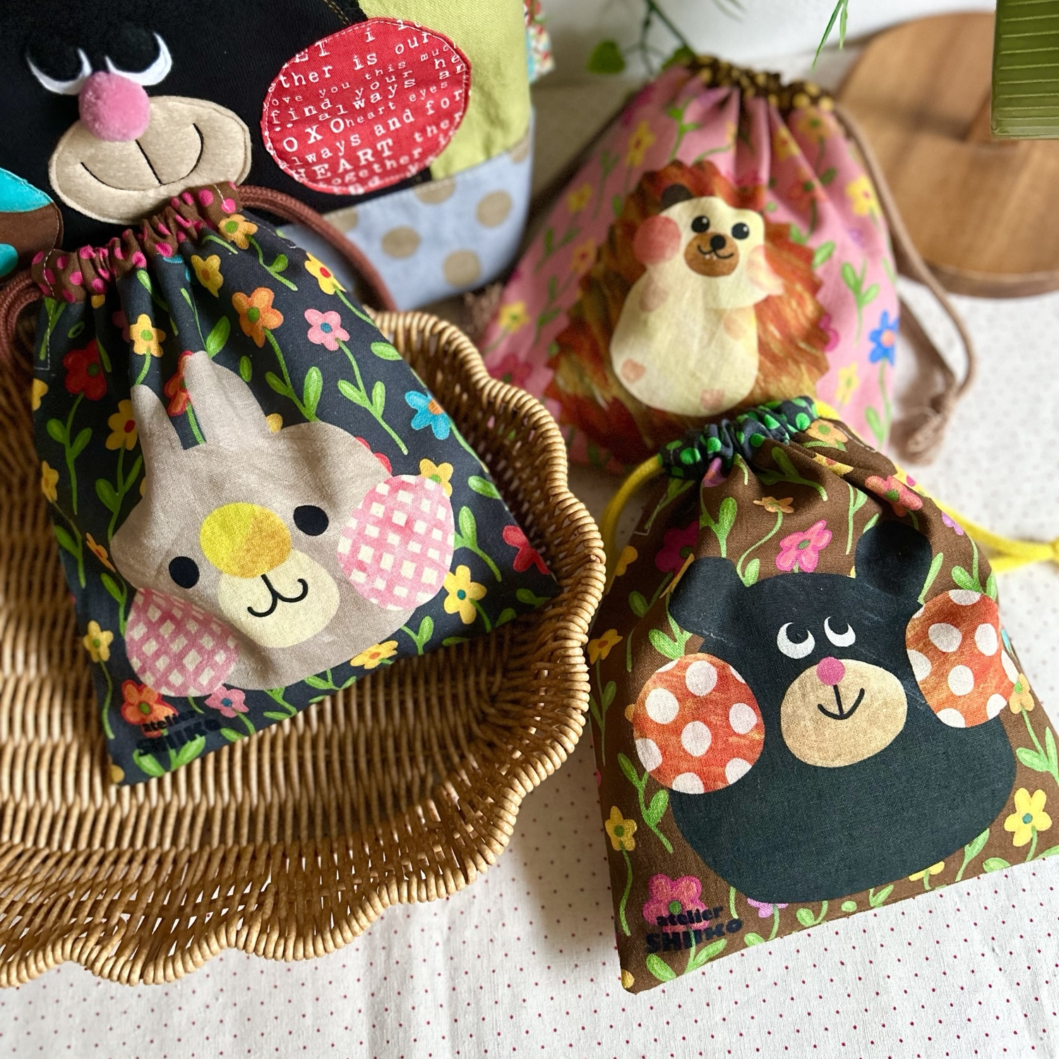 10/3発売】花柄うさるんMINIきんちゃく 巾着袋 うさぎ グレー