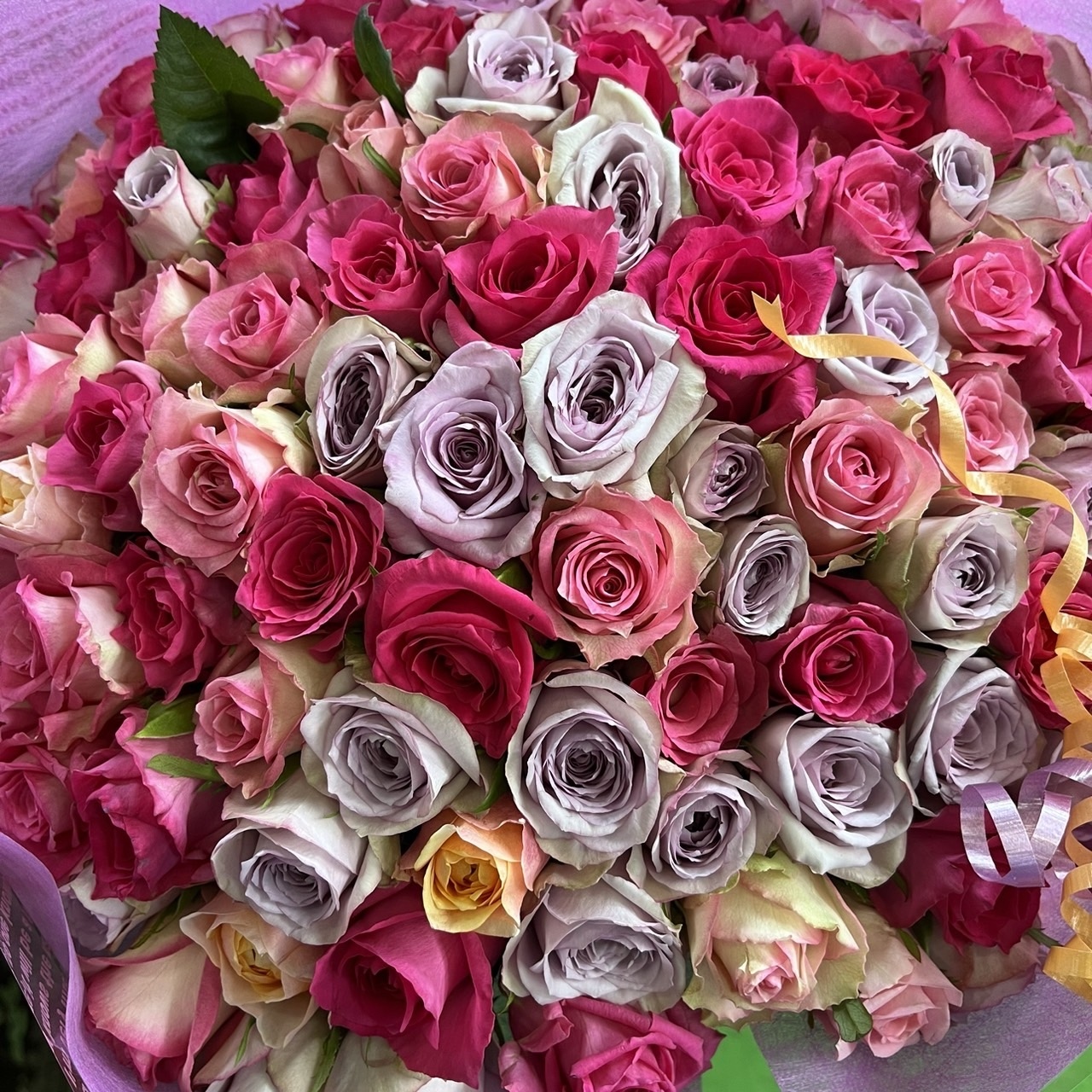 100本の薔薇の花束＊30㎝ ×100本 おまかせミックス ラッピング込