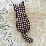 チェックの猫クッション