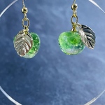 【再販】青りんごピアス　クラッシュガラス　イヤリング金具変更可能　サージカルステンレス　Green apple