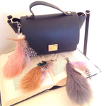 グレー.再販 ロングラビット×フェザーのバッグチャーム
