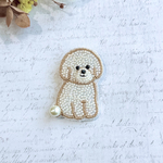 ビーズ刺繍とパールのブローチ（おすわり）・ビションフリーゼ