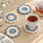 暮らしにお花を添える　お花モチーフの手編みコースター　4枚セット　コットン100%  アイボリー×くすみブルー