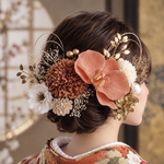 芍薬のやわらかなお色合わせの髪飾り
