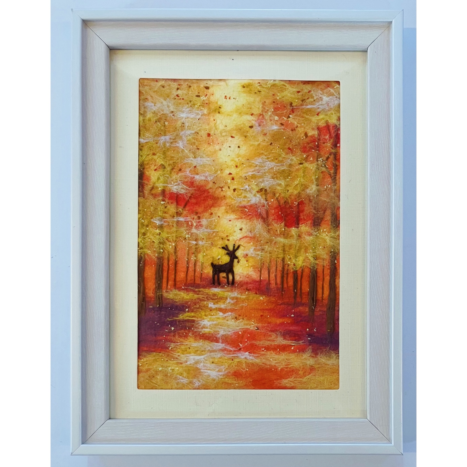 【ちぎり絵】「紅葉−滝」　ハンドメイド　(P 10サイズ）暮らしに彩りを 和紙ちぎり絵『秋の森の鹿』葉書サイズ原画｜癒しのアート｜手漉き和紙