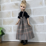 NO,675リカちゃん服  秋色グレンチェックのサスペンダースカート　ブラック　キャンディスリーブのブラウス　秋のオシャレコーデ　リアルクローズ