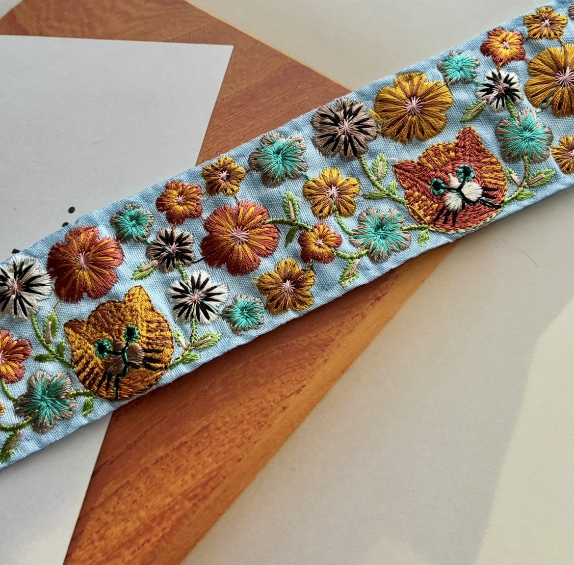 在庫限り】1m インド刺繍 りす - zakuzakusan | minne byGMOペパボ