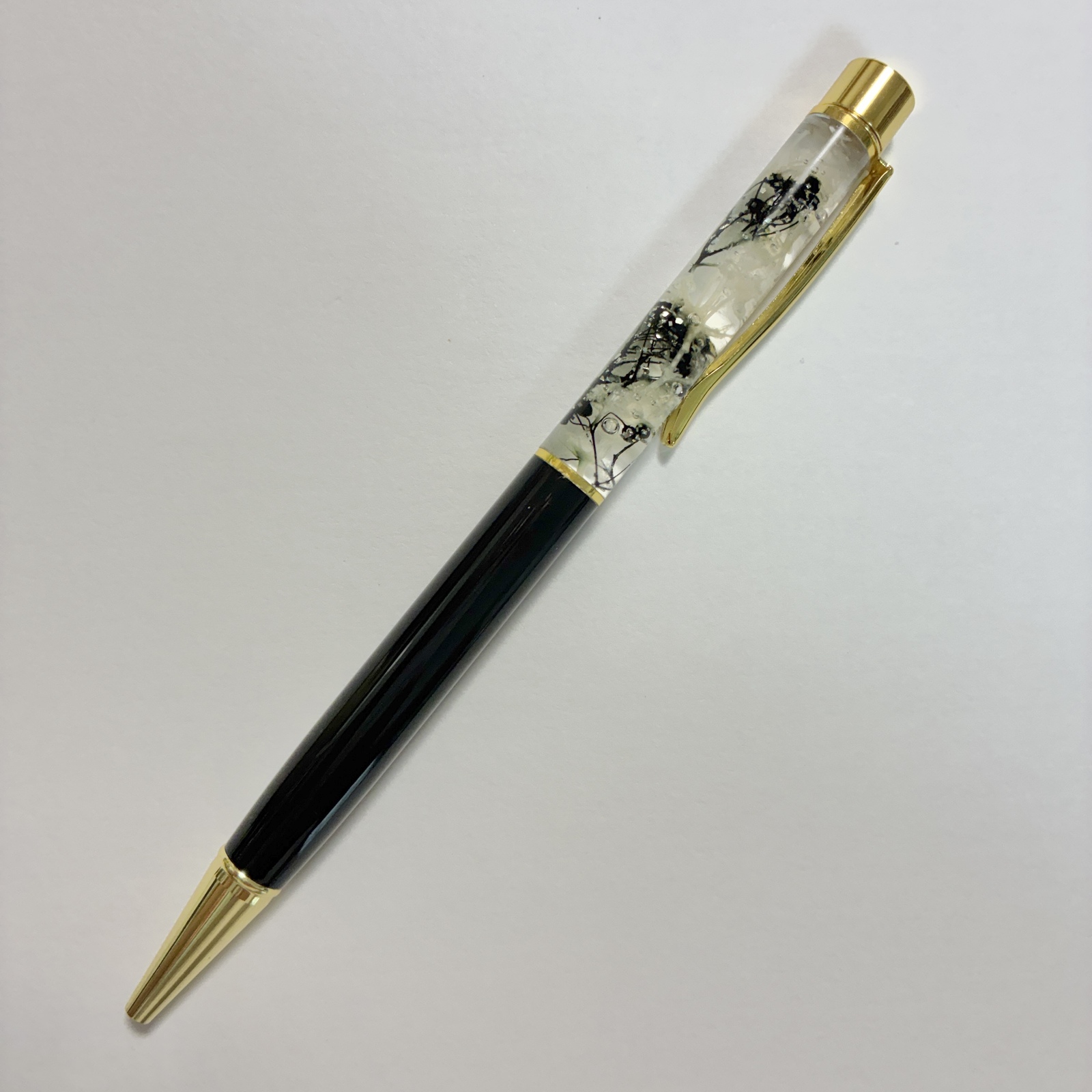 かすみ草のハーバリウムボールペン - ハルちゃんのペン工房 | minne