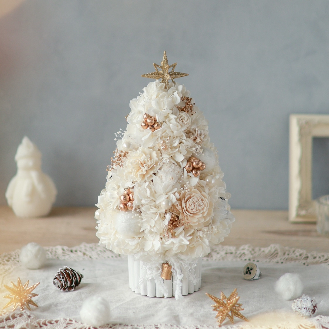 受注制作】聖夜を静かに待つ❄️粉雪をまとった白いクリスマスツリー