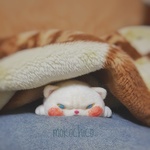 うつ伏せブサネコさん 