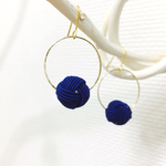 藍の水引玉 ゴールドフープフックピアス 
