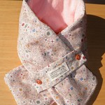 再販　子供用（大人）マフラー　可愛い小さな花柄（白）