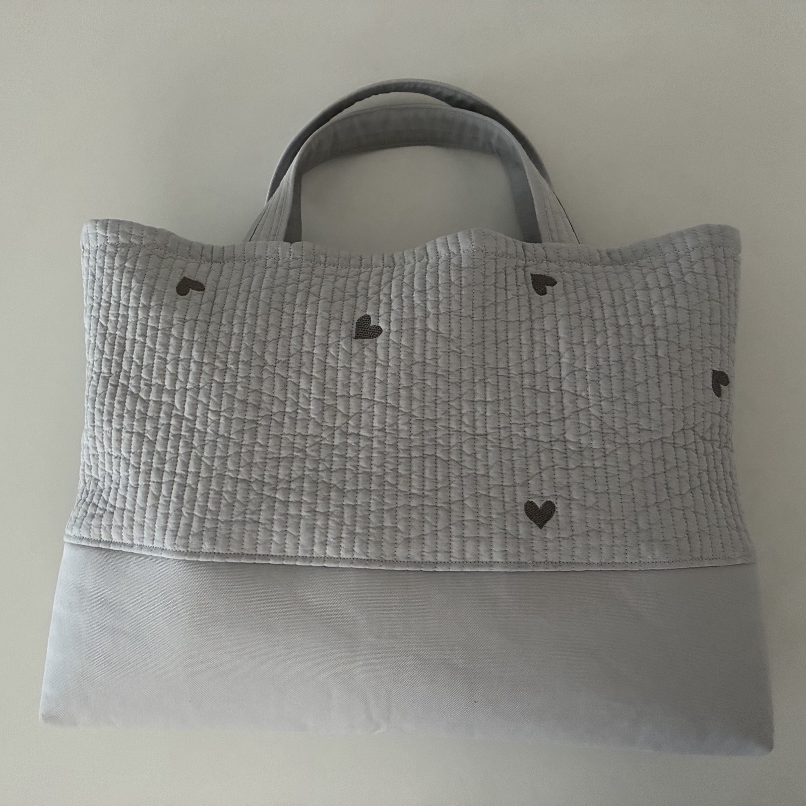 ハート刺繍刺繍（グレー） × ヌビ 通園通学シリーズ レッスンバッグ