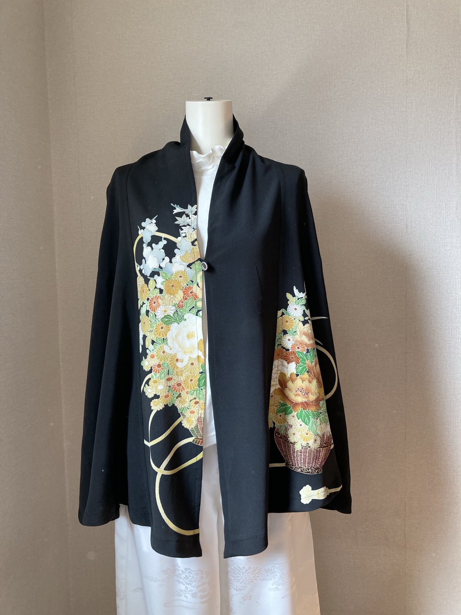 着物リメイク ベスト ロングベスト 黒留袖 絹 Aライン ハンドメイド