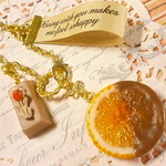 *限定*チョコスライスオレンジとレッドカラントチョコ(カフェオレ)のバッグチャーム*花*18cm*