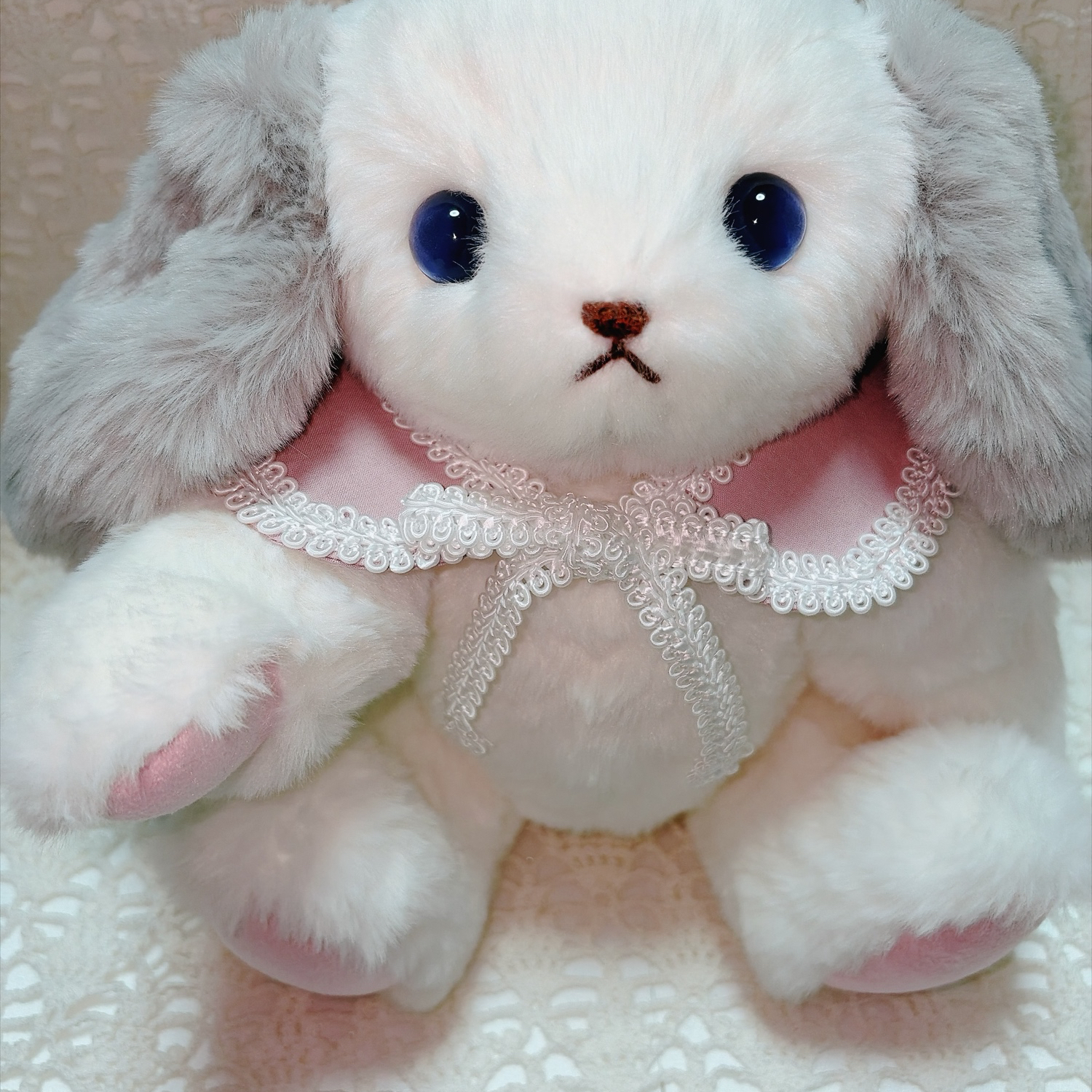 垂れ耳犬のぬいぐるみ（襟付き) - moco | minne byGMOペパボ 国内最大