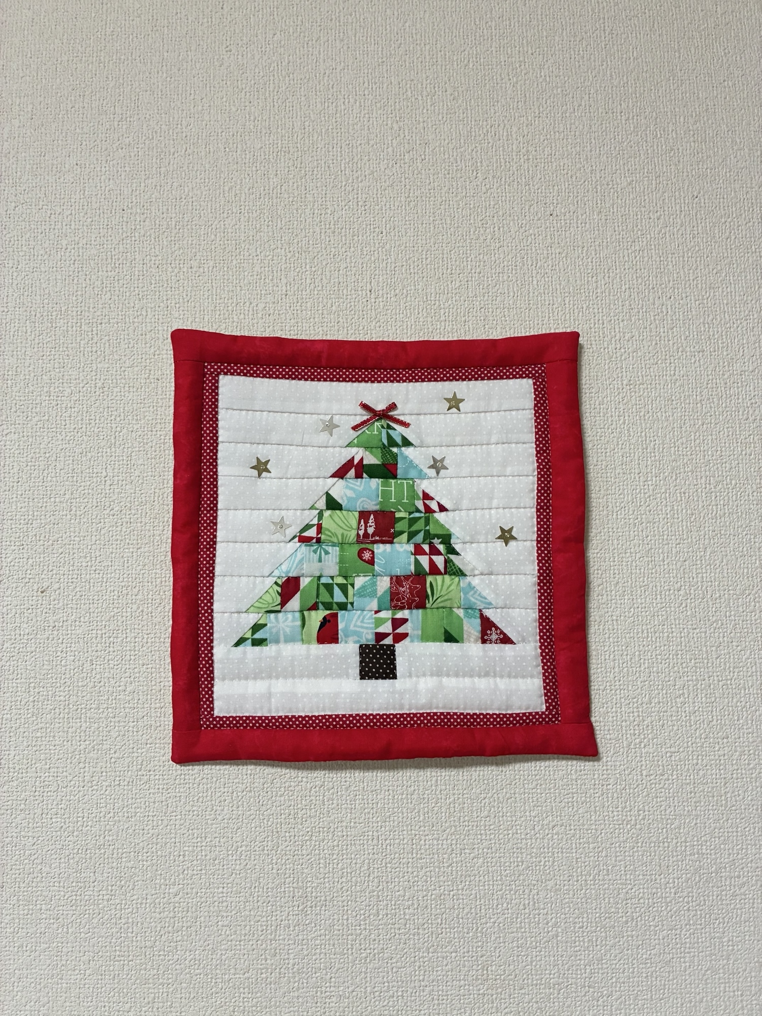 【ハンドメイド】クリスマス キルト タペストリー98×98cm パッチワークキルト☆クリスマス☆タペストリー - n＊smile GALLERY
