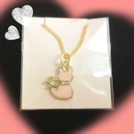 ちょこんとかわいい！おすわりねこネックレス