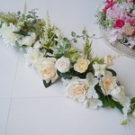 ◆ホワイト＆グリーン 華やかなテーブル装花◆フラワーガーランド 55cm ウエディング受付 ディスプレイ テーブルセンター 横長アレンジ アートフラワーインテリア 造花 リモートの装飾 壁掛け