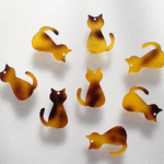 アクリル製べっ甲柄　猫パーツ　10個で300円