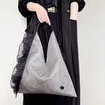 TRIANGLE FRILL BAG ・お洒落はバッグで化ける