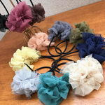 色をお選びください♪ 大人カラーのふわふわチュールのヘアゴム